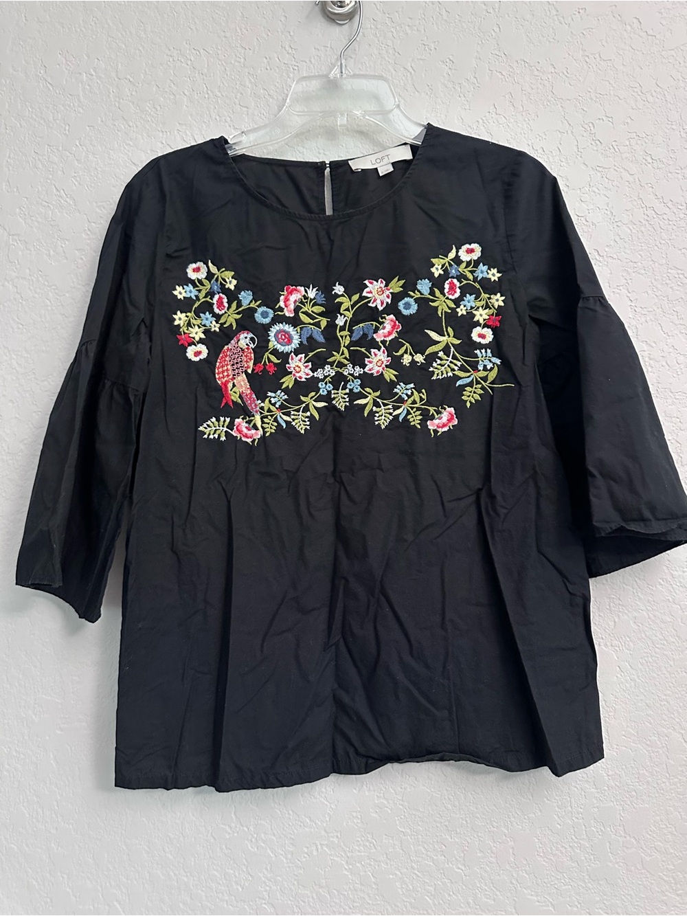 LOFT Women’s Black Parrot & Floral Embroidered Blouse Size Small